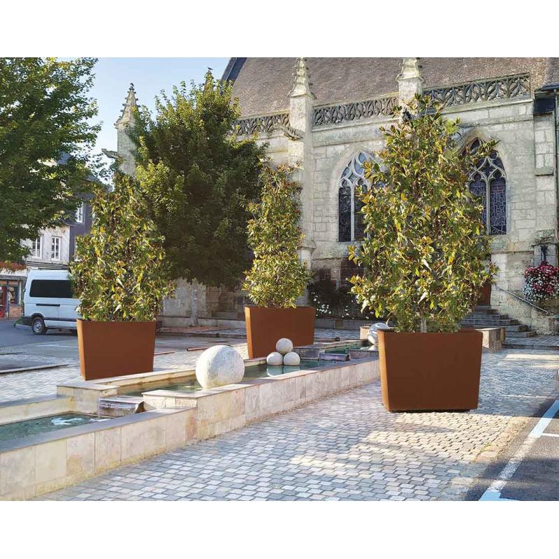 Olbia Planter